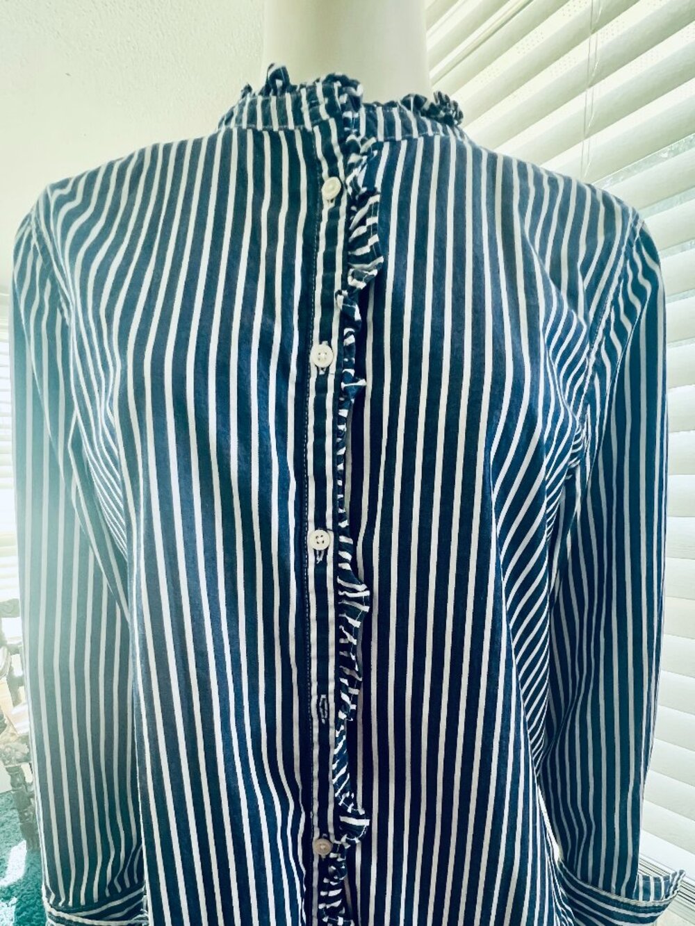 GAP The Classic Shirt L 100% Cotton Blue Stripe Ruffle Collar Blouse